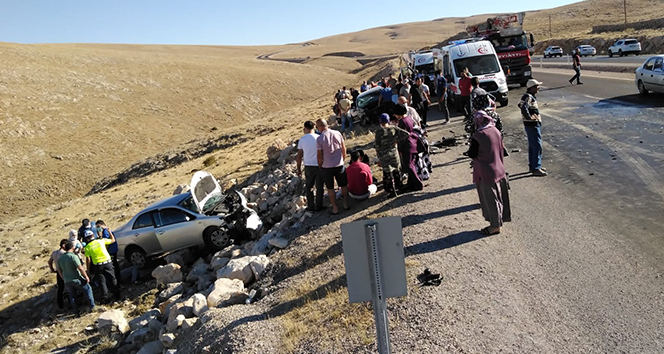 Feci kazada 1'i ağır 4 yaralı