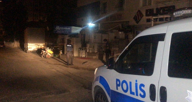 Tartışmada kan aktı! 1 ölü, 2'si polis 3 yaralı