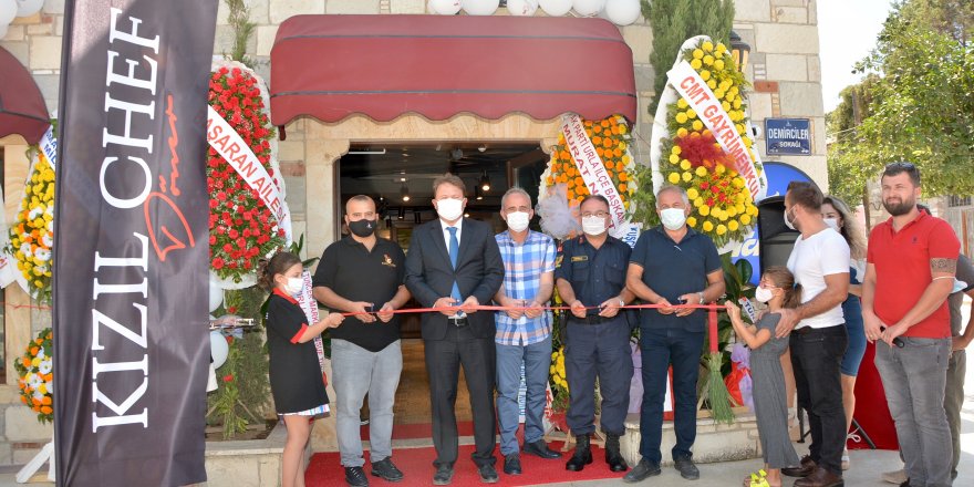 Kızıl Chef Döner, Urla'da hizmete açıldı!