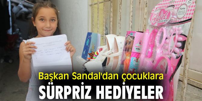 Başkan Sandal'dan çocuklara sürpriz hediyeler