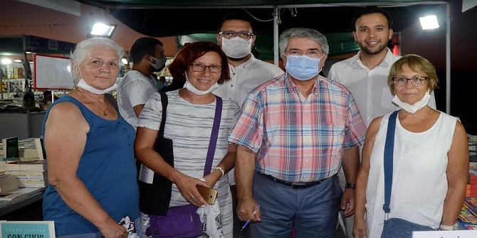 FİKRİ SAĞLAR KUŞADASI’NDA OKURLARIYLA BULUŞTU