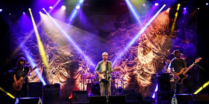 Mor ve Ötesi'nden muhteşem konser