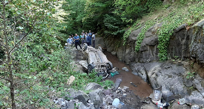 Araç kontrolden çıktı, dere yatağına uçtu: 1 ölü, 2 yaralı