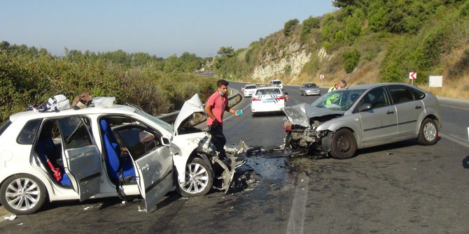 Kafa kafaya çarpıştılar! 4 yaralı