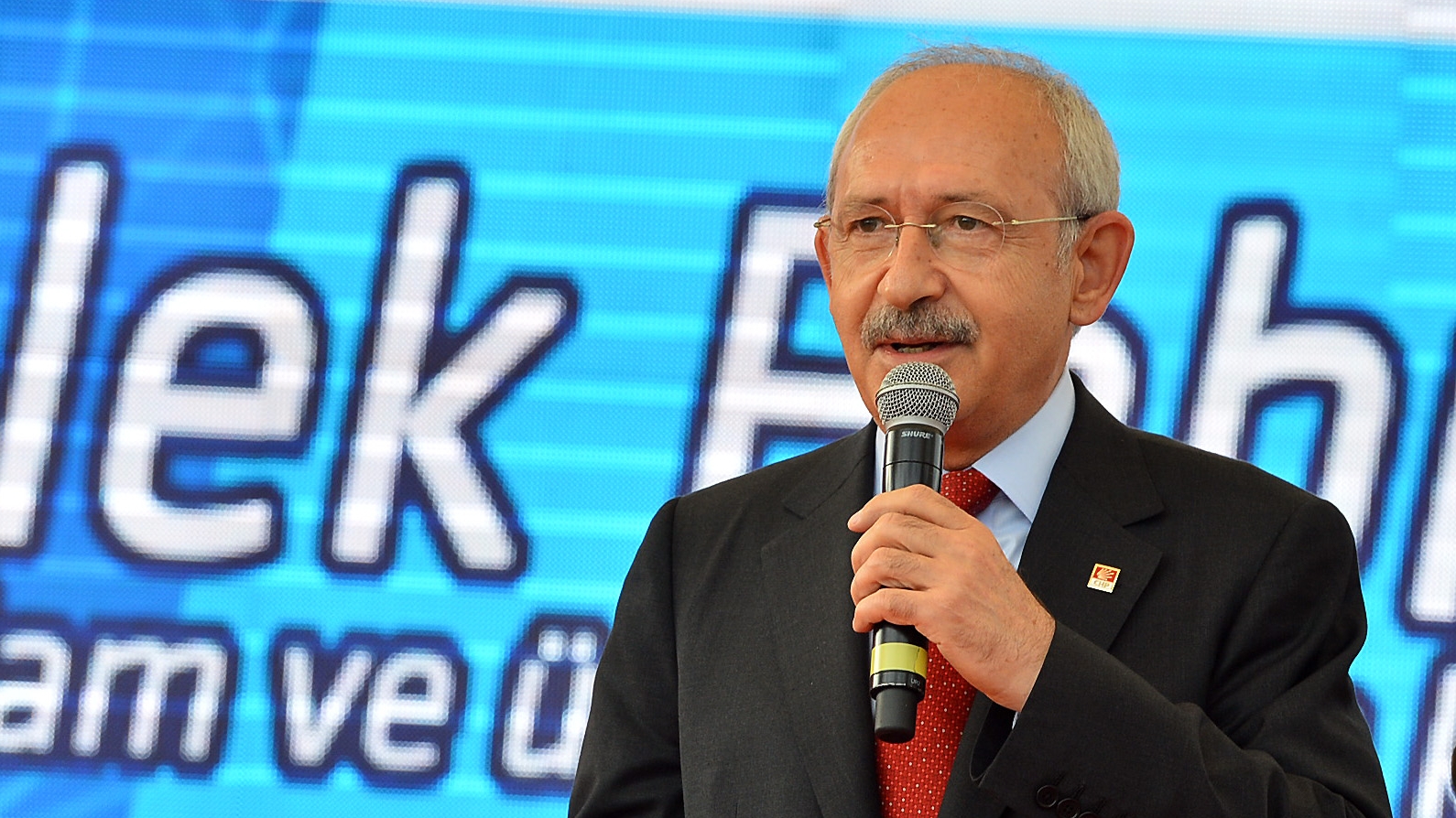 108 yıllık bina yeniden aydınlatıldı