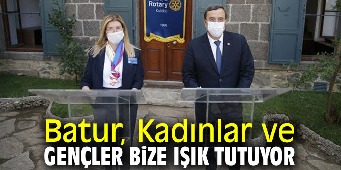 Kadınlar ve gençler bize ışık tutuyor