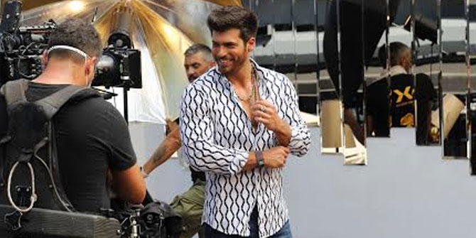 Can Yaman, 2 günlük çekimde 100 gömlek giydi!
