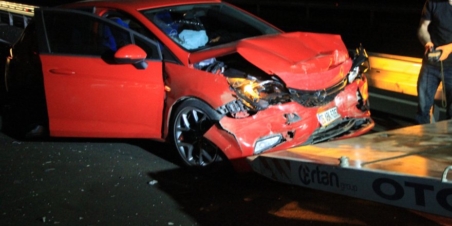 Feci kaza! 3 araç birbirine girdi: 10 yaralı