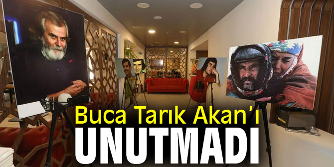 Tarık Akan’ı gençleri karanfillerle andı 