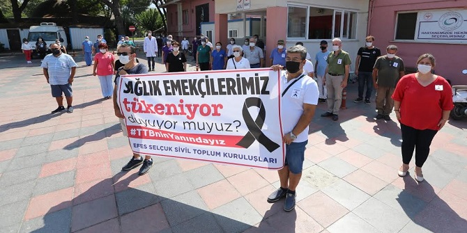 EFES SELÇUK SAĞLIK ÇALIŞANLARININ YANINDA 