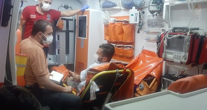 Bıçakla şakalaşma kanlı bitti