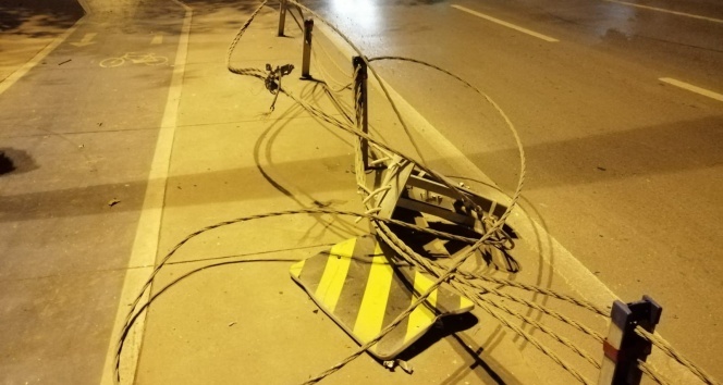 Lüks araç kontrolden çıktı defalarca takla attı! 3 yaralı