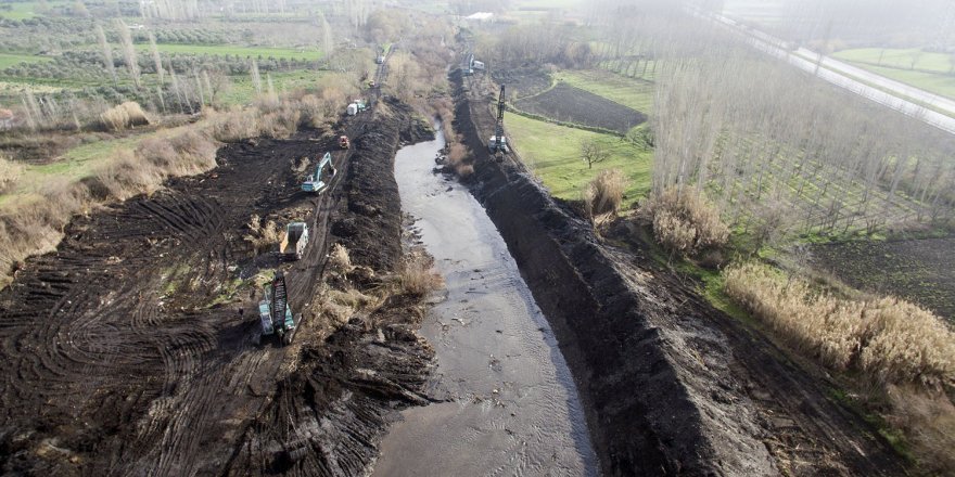 Manisa’da 63 bin metre nehir yatağı temizlendi