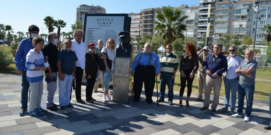 Attila İlhan, İzmir'de anıldı!