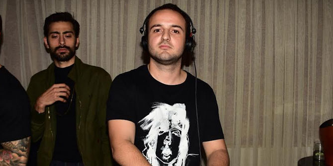 KUBİLAY AYDIN MONA'DA SAHNE ALDI