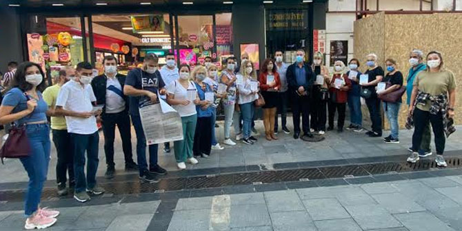 CHP Karşıyaka İlçe Başkanlığı broşür dağıttı