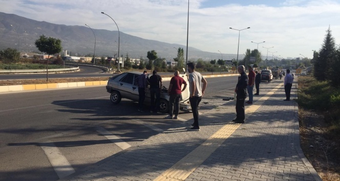 Feci kazada oğul öldü, baba ağır yaralandı