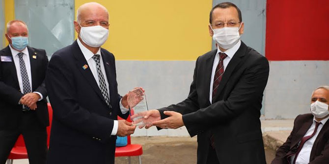 Rotaryenler eğitim için sahnede