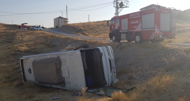 İşçi servisi şarampole yuvarlandı: 12 yaralı