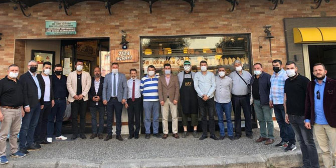 “Askıda Ekmek Kampanyası” İzmir'in her mahallesinde