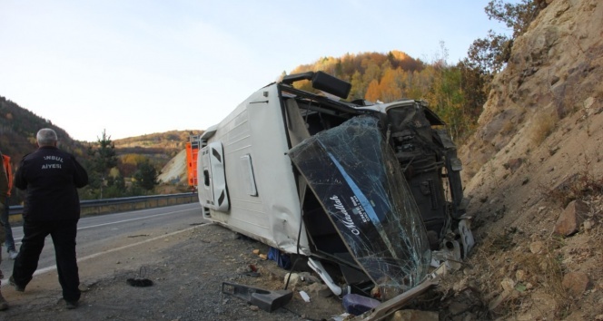 İşçi servisi devrildi 26 yaralı