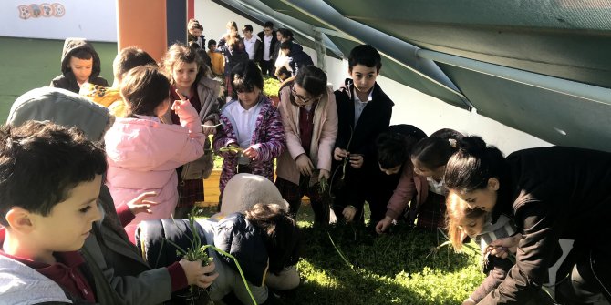 İZMİR SEV ÖĞRENCİLERİ DOĞAYI KORUMAK İÇİN ÇALIŞIYOR