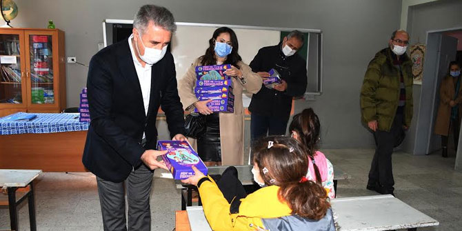 Kuşadası Belediyesi'nden öğrencilere destek!