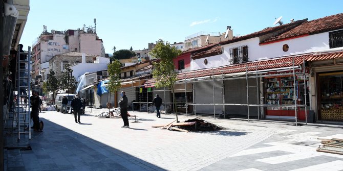 Turistik çarşılarda sıra dışı cephe düzenlemesi