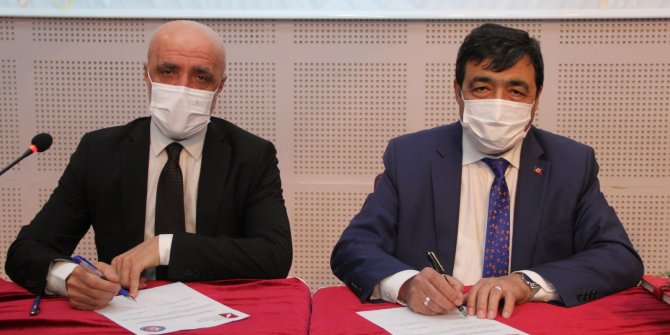 İKÇÜ’de İşçiler Sözleşmeden Mutlu Ayrıldı