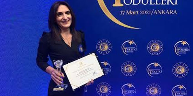 TİCARET BAKANLIĞINDAN RADYO TRAFİK İZMİR’E ÖDÜL