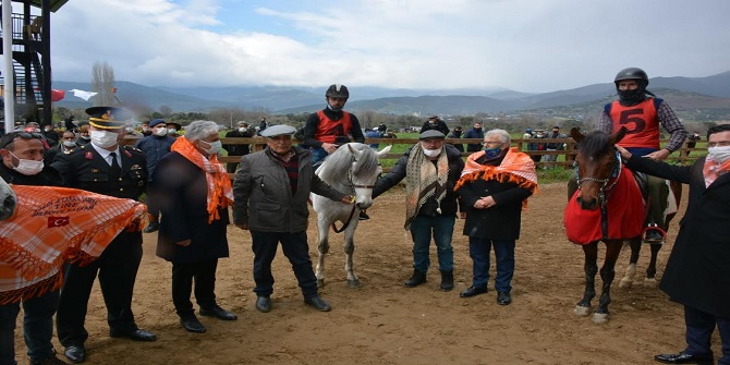 Ödemiş’te atlar şehitler için koştu