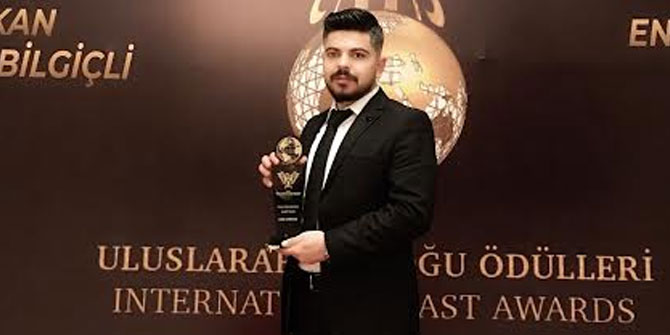  Aziz Karataş’a ‘Yılın En Başarılı Gazetecisi’ Ödülü 