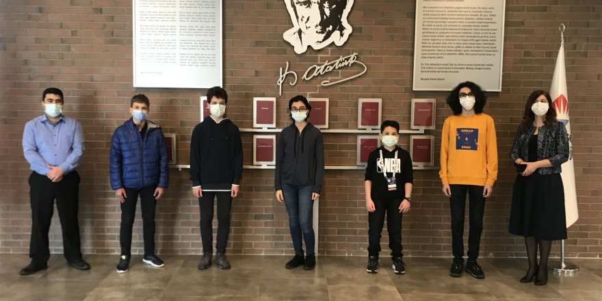 Bahçeşehir Koleji öğrencilerine ödül!