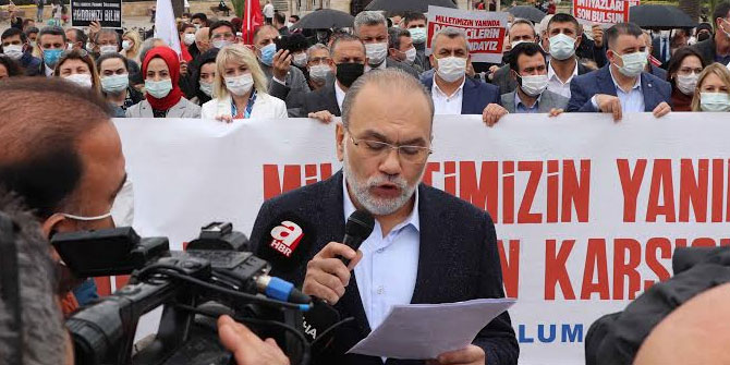 “MİLLETİMİZİN YANINDA DARBECİLERİN KARŞISINDAYIZ”