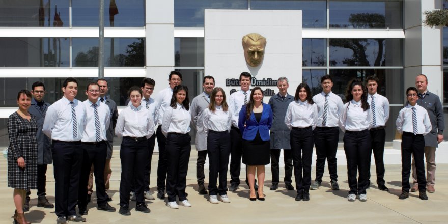 İzmir Atatürk Organize Sanayi Bölgesi’nin okulu TÜBİTAK bölge birincisi oldu