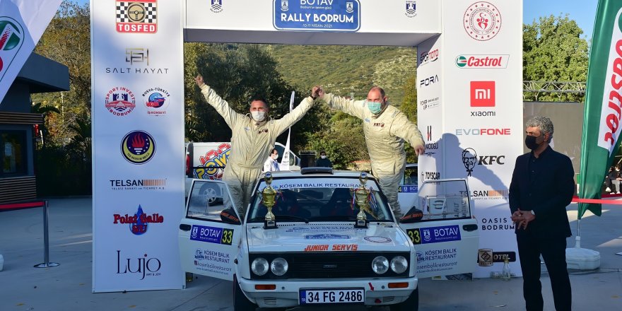 Bülent Kaya'ya teşekkür plaketi