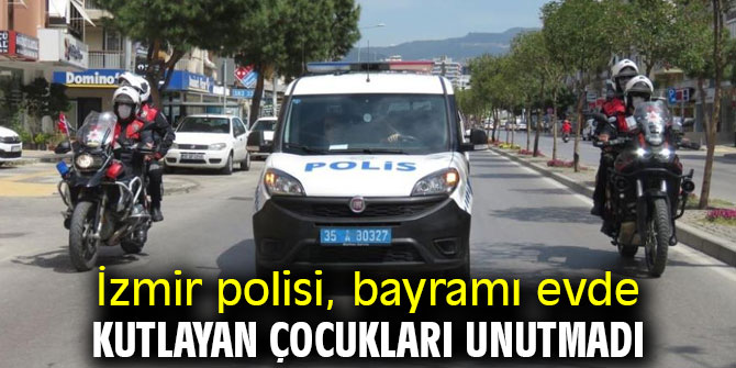 İzmir'de polis ekiplerinden 23 Nisan korteji