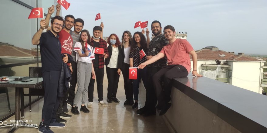 Erdal Ayna, yönetmenlik koltuğuna oturdu