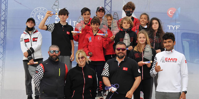 İzmirli sörfçülerden büyük başarı