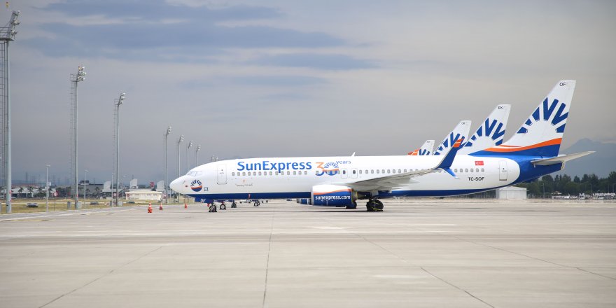 SunExpress, zorunlu seyahatlerde İzmirlilerin yanında