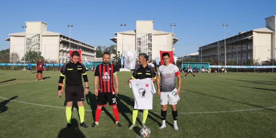 28 Master Veteran takımı 19 Mayıs'ı sahada kutladı!