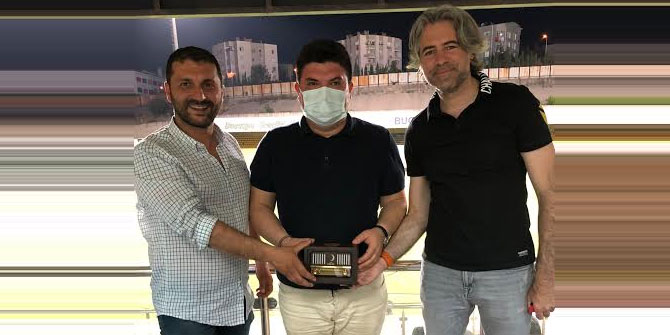 Baykalmış’tan Cihan Aktaş’a Kızılay hatırası hediyesi