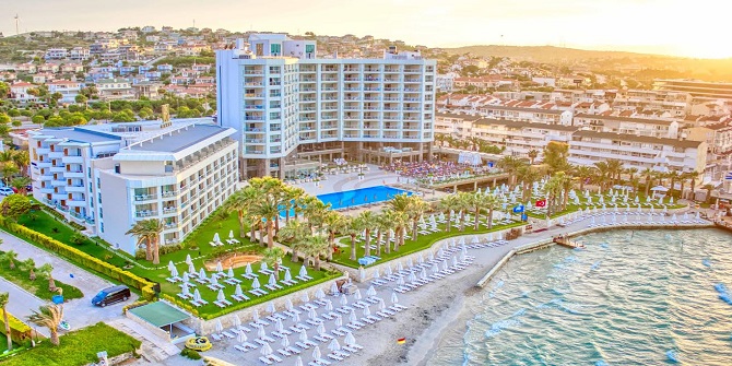 Boyalık Beach Çeşme Hotel de yaz tatilini iple çeken misafirlerini bekliyor.