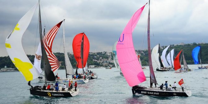 İstanbul’un Fethi yıldönümünde Boğaz’da yelken coşkusu