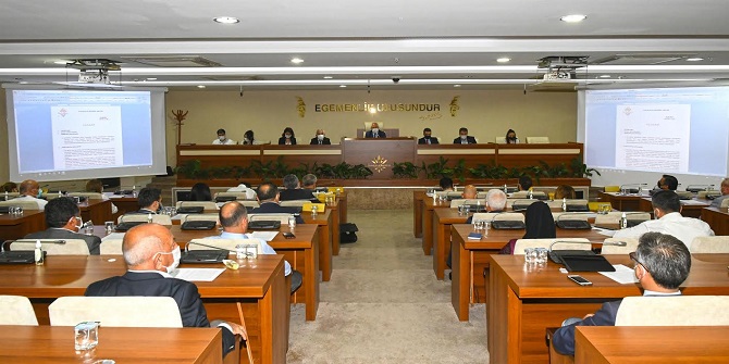 Başkan Meclis üyelerini projelerle ilgili bilgilendirdi