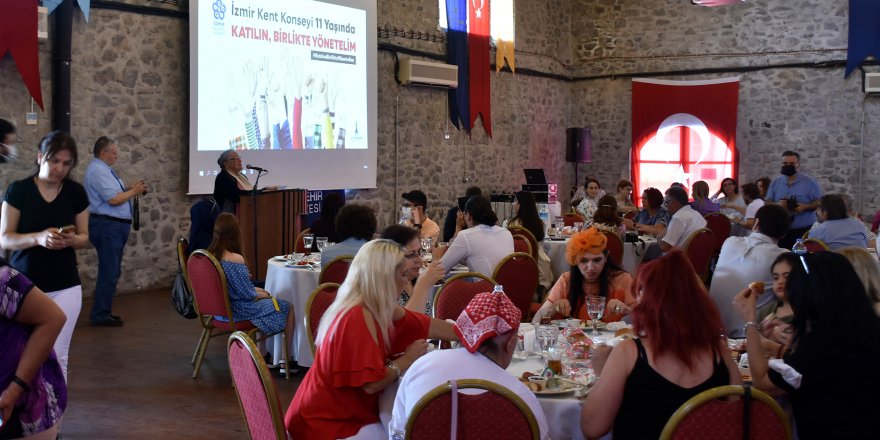 İzmir Kent Konseyi 11 yaşında
