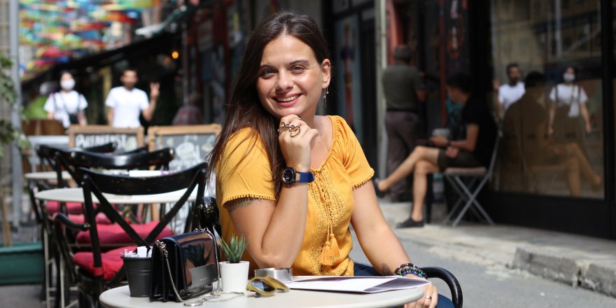 Tuğçe Şen Baş, gezerek para kazanıyor