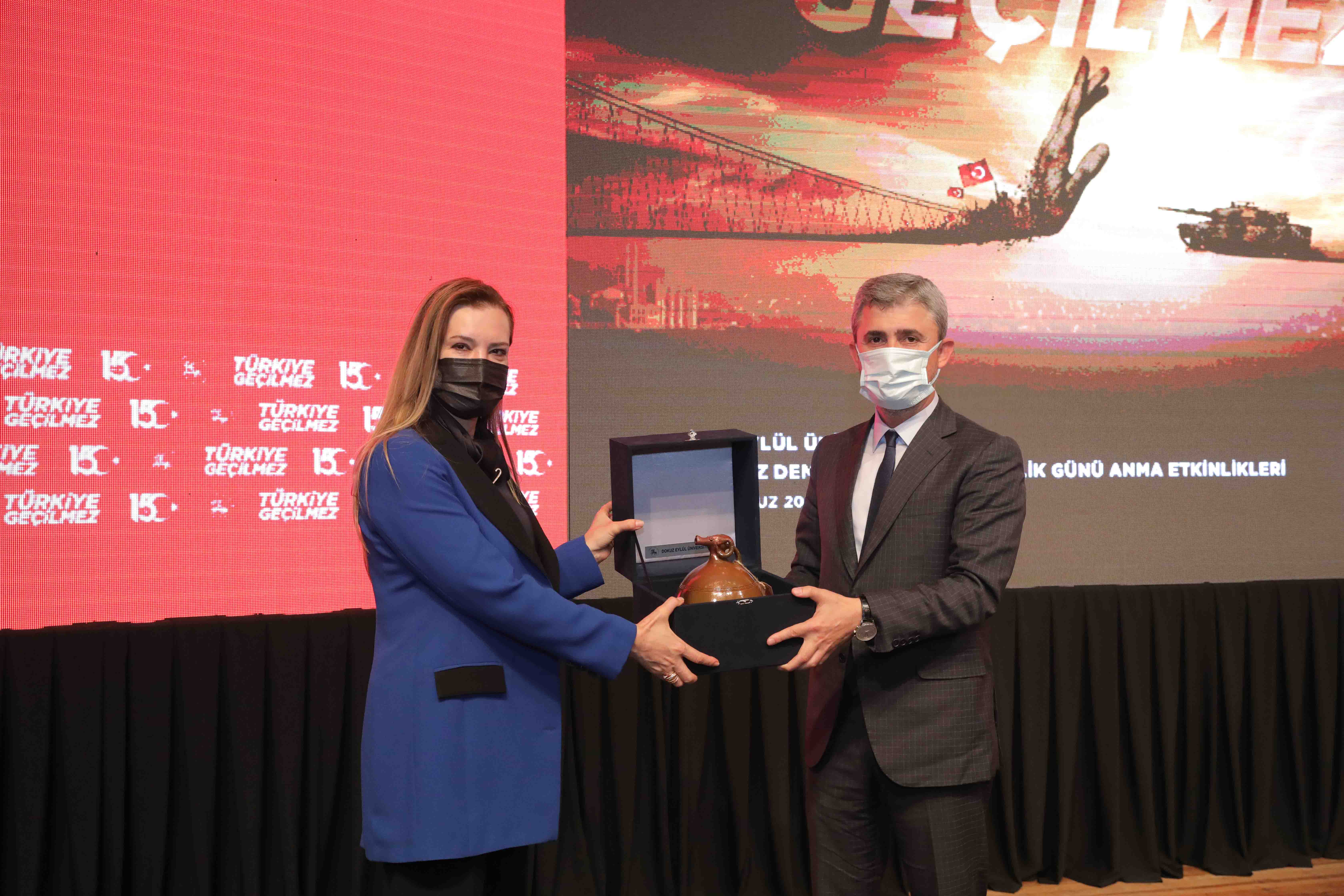 DEÜ'DE FETÖ’NÜN KRİMİNAL YÖNÜ ANLATILDI