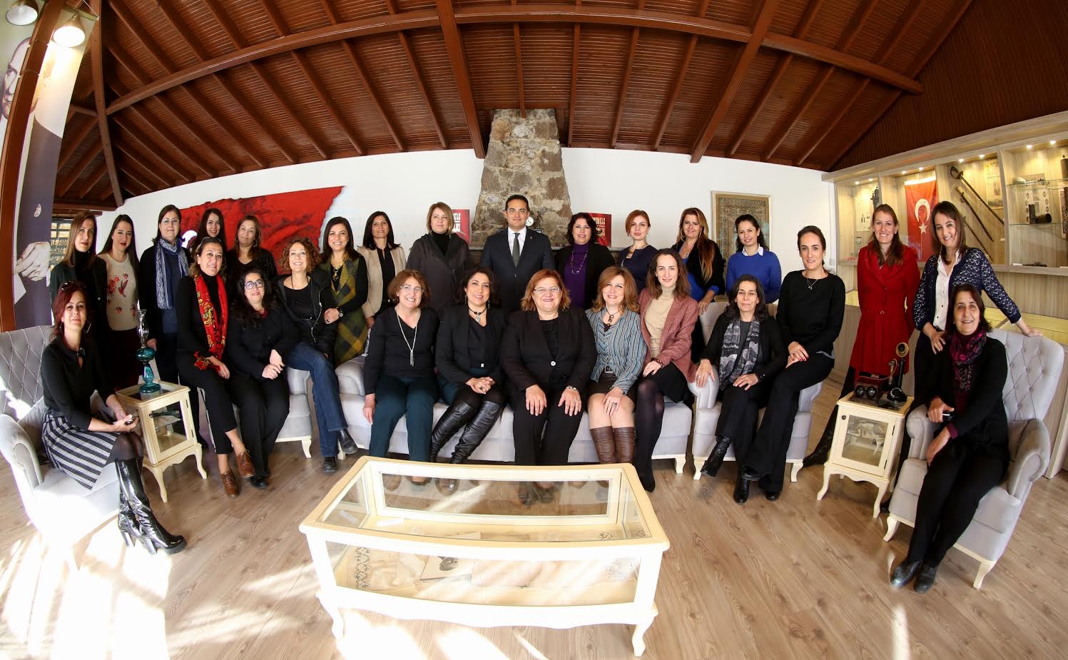Bornova’yı yöneten kadınlar Ataevi’nde buluştu