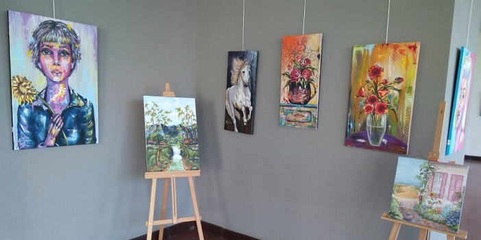 BOŞNAK KIZINDAN ATATÜRK RESİMLERİ